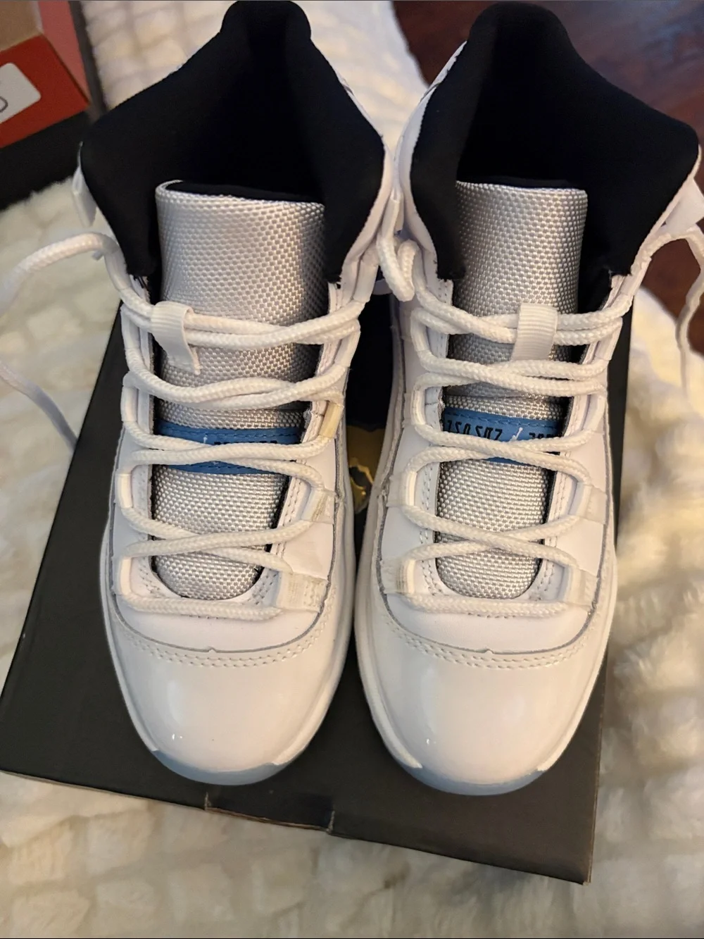 Air Jordan 11 Retro “Legend Blue”